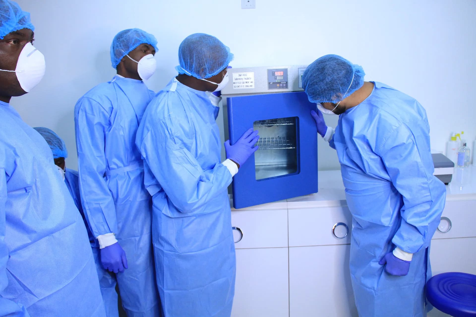 A molecular scientist working at the bench in Everight's molecular diagnostics laboratory